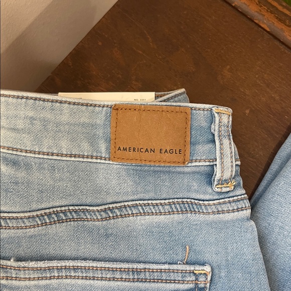 NWT American Eagle Mom Jean, soft knit, High rise. Size 2 (26). - Picture 4 of 7